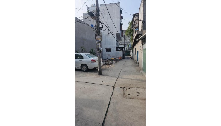 HẺM 5M THÔNG, 32M2, 2 TẦNG, GẦN CHỢ, HƯƠNG LỘ 3 GIÁ CHỈ 3.05 TỶ